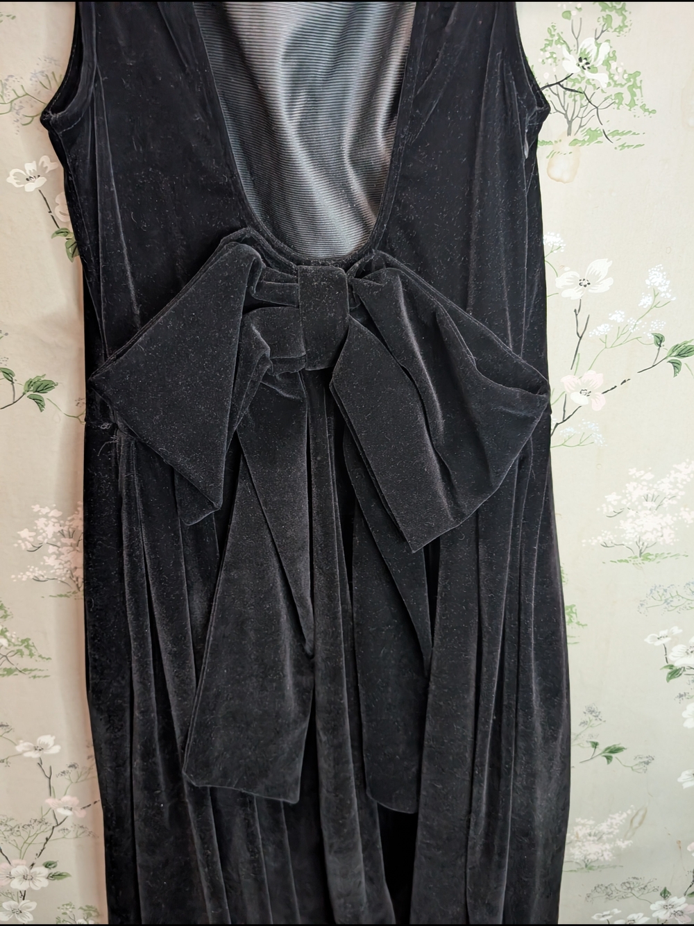 Cider Black Velvet Midi Party Dress with Back Bow NWT PTP: 19.5, L: 47.5 - Picture 6 of 11